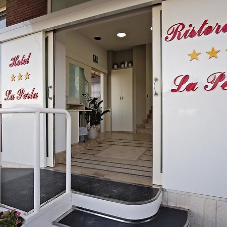 Hotel La Perla 쿠프라마리티마 외부 사진