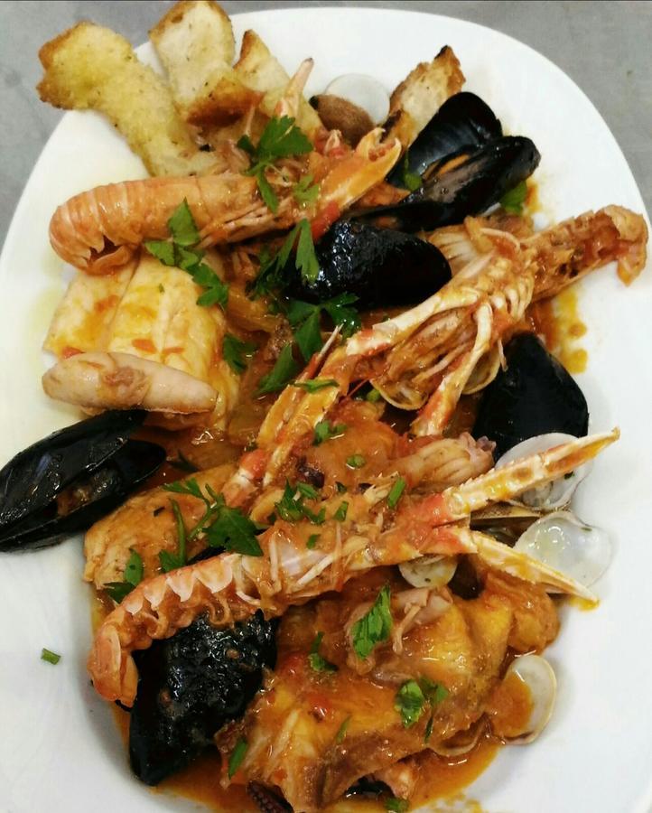 Hotel La Perla 쿠프라마리티마 외부 사진