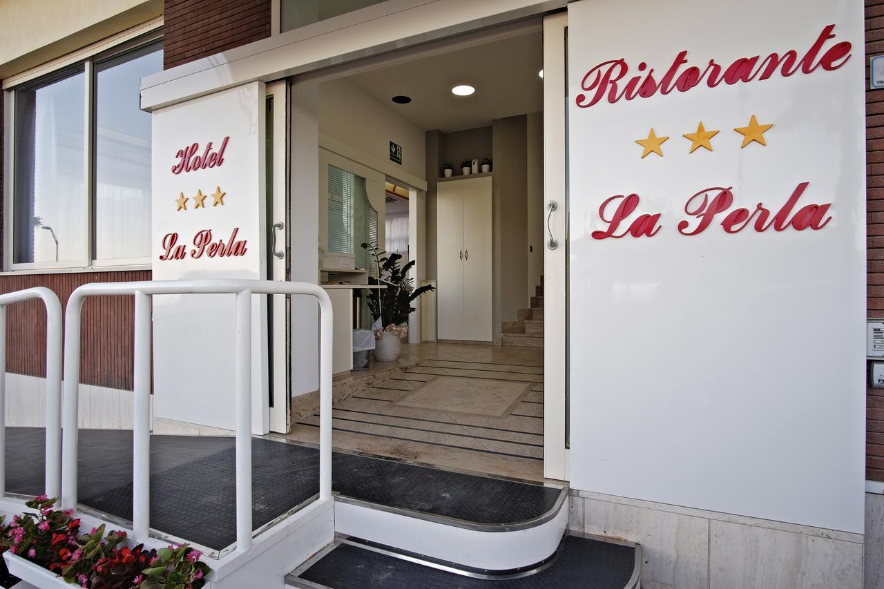 Hotel La Perla 쿠프라마리티마 외부 사진