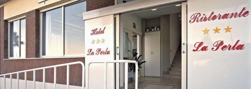 Hotel La Perla 쿠프라마리티마 외부 사진